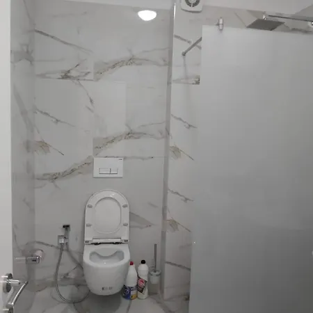 Alexander Apartment *